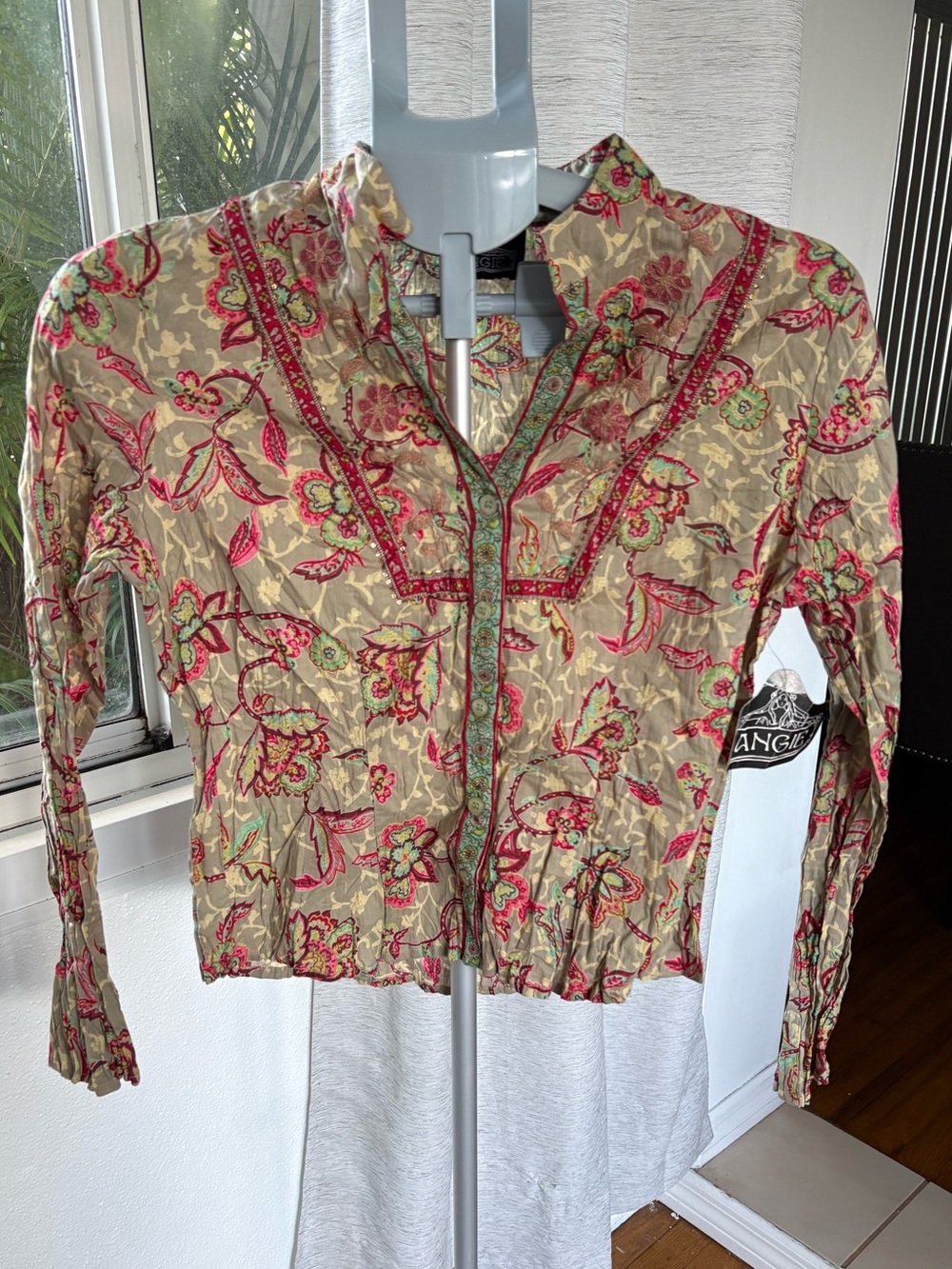 Angie Beige Cropped Button-Up Blouse with Pink & Green Floral - size small -NWT